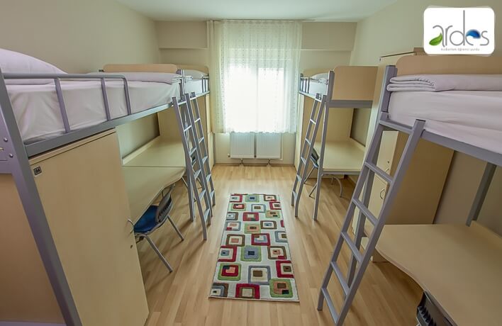 Ardes Erkek Öğrenci Yurdu Yüksek Yataklı Suit Odalarımız (Arka Cephe)