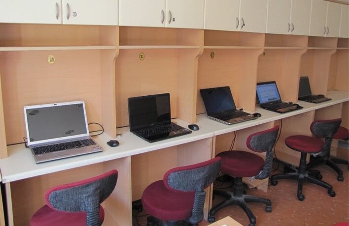 Ömer Derin Erkek Öğrenci Yurdu Bilgisayar Odası