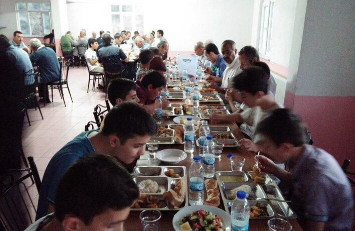 Zeki Kadirbeyoğlu Erkek Öğrenci Yurdu Yemekhanemizden Görüntü